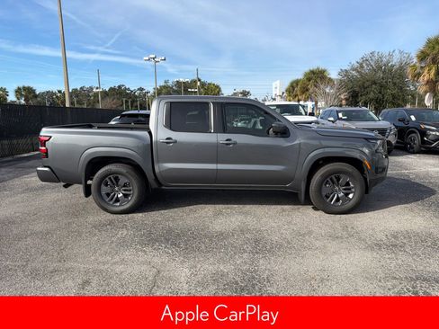 Used 2025 Nissan Frontier SV image 3