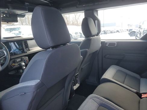 New 2025 Ford Bronco 4-Door image 28