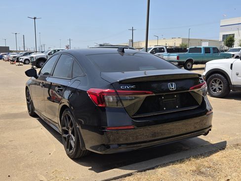 Used 2023 Honda Civic Sport image 6