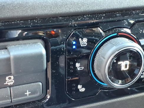 Used 2024 Chevrolet Silverado 1500 LTZ image 8