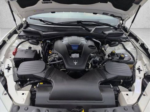 Used 2020 Maserati Ghibli S RWD image 25