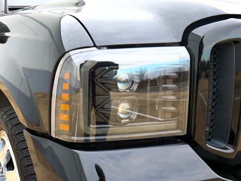 Used 2003 Ford F350 XLT image 24