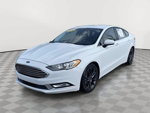 Used 2018 Ford Fusion SE w/ Equipment Group 201A FWD image 10