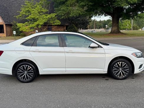 Used 2019 Volkswagen Jetta R-Line FWD image 9