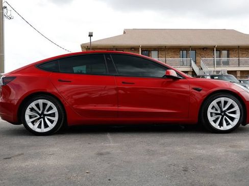 Used 2022 Tesla Model 3 Standard Range RWD image 16