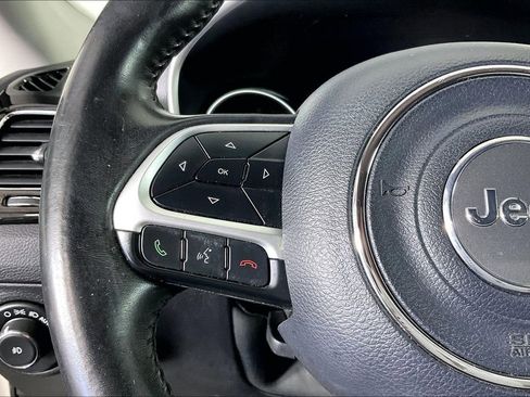 Used 2019 Jeep Compass Altitude image 26