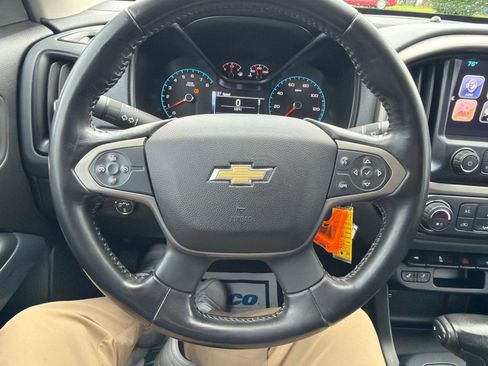 Used 2017 Chevrolet Colorado Z71 AWD/4WD image 12