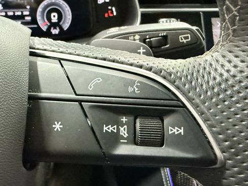 Used 2022 Audi SQ8 Prestige w/ Prestige Package image 22