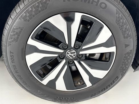 Used 2024 Volkswagen Atlas Cross Sport SE FWD image 30