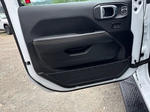 New 2026 Jeep Wrangler Unlimited Sahara AWD/4WD image 15