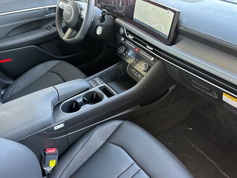 New 2025 Hyundai Sonata Limited image 15