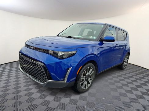 Used 2024 Kia Soul EX w/ Option Group 015 FWD image 3