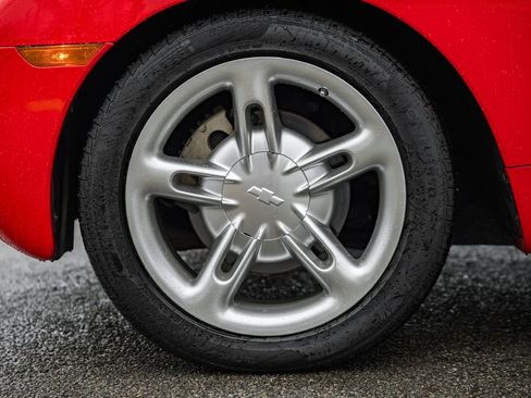 Used 2003 Chevrolet SSR w/ Preferred Equipment Group image 17