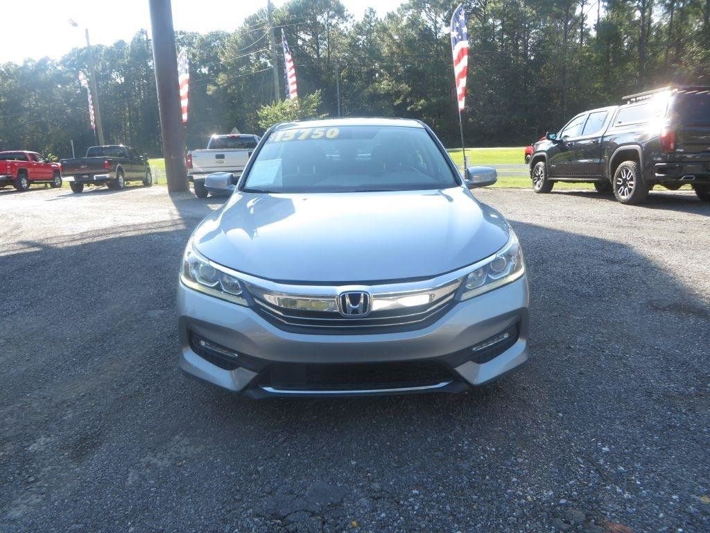 Used 2016 Honda Accord EX image 3
