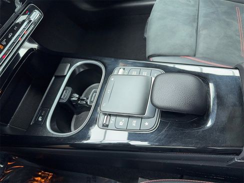 Used 2022 Mercedes-Benz CLA 250 4MATIC image 28