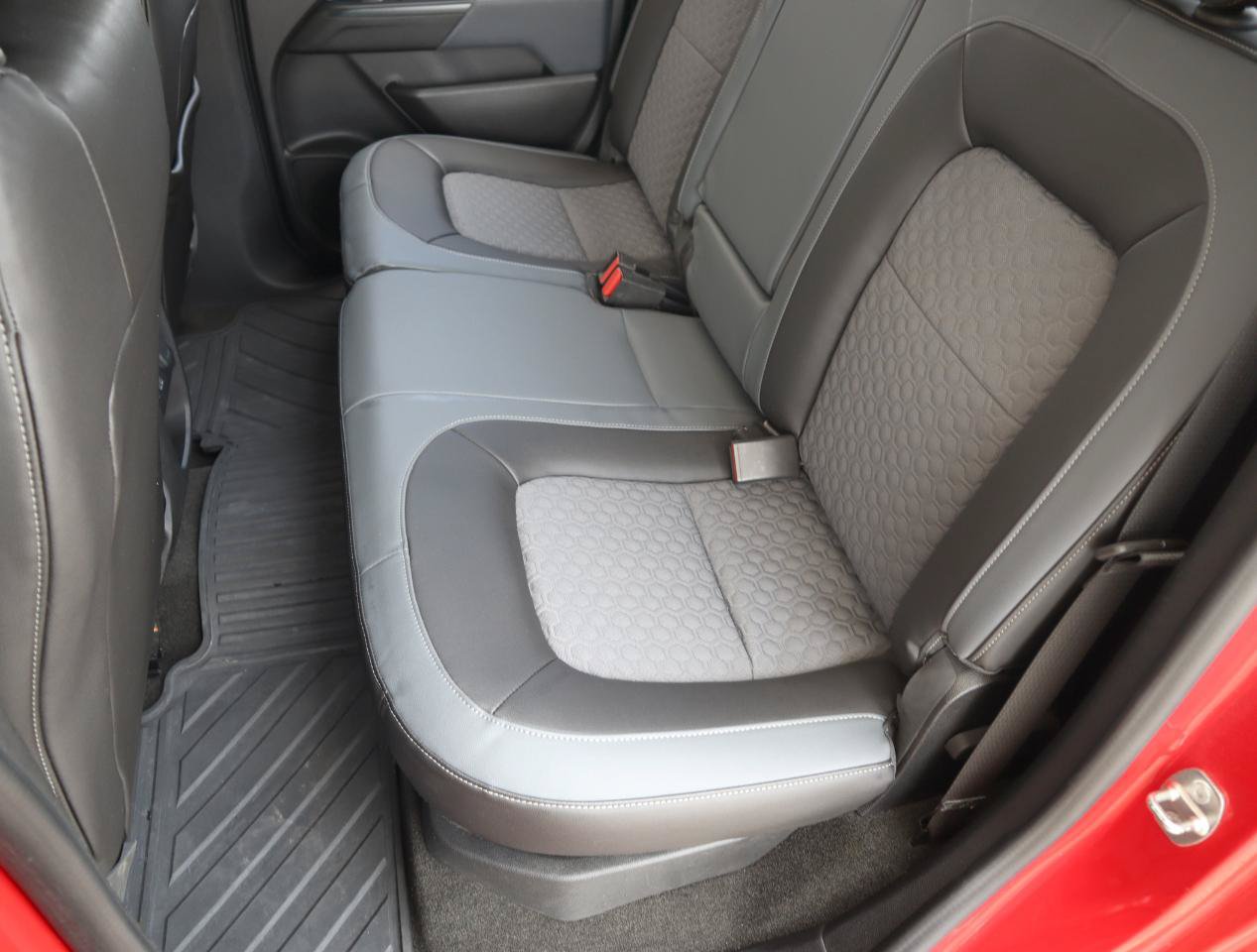 Used 2015 Chevrolet Colorado Z71 AWD/4WD image 23