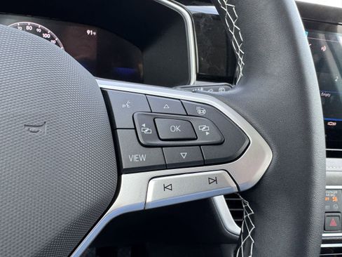 New 2025 Volkswagen Taos SE image 27