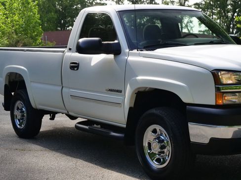 Used 2004 Chevrolet Silverado 2500 LS RWD image 34