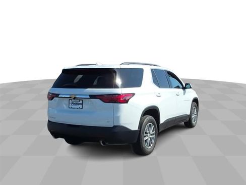 Used 2023 Chevrolet Traverse LT image 8