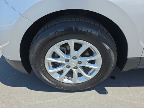 Used 2019 Chevrolet Equinox LS FWD image 32