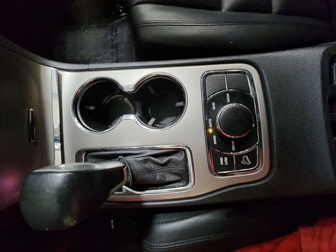 Used 2019 Jeep Grand Cherokee Limited image 21