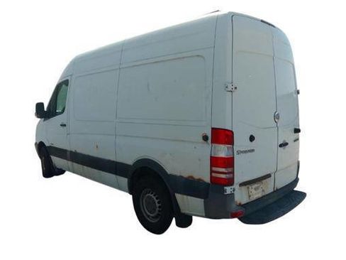 Used 2011 Freightliner Sprinter 2500 RWD image 3