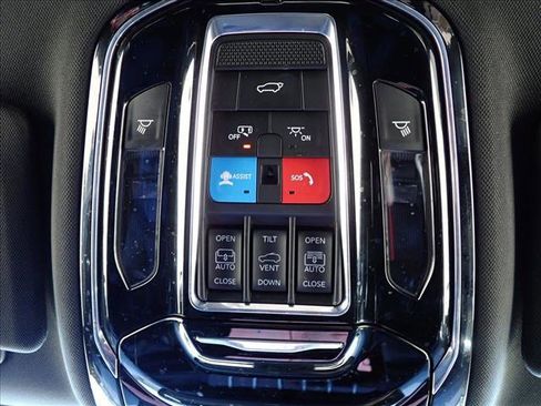 Used 2023 Jeep Grand Cherokee Overland w/ Adv Protech Group III image 23