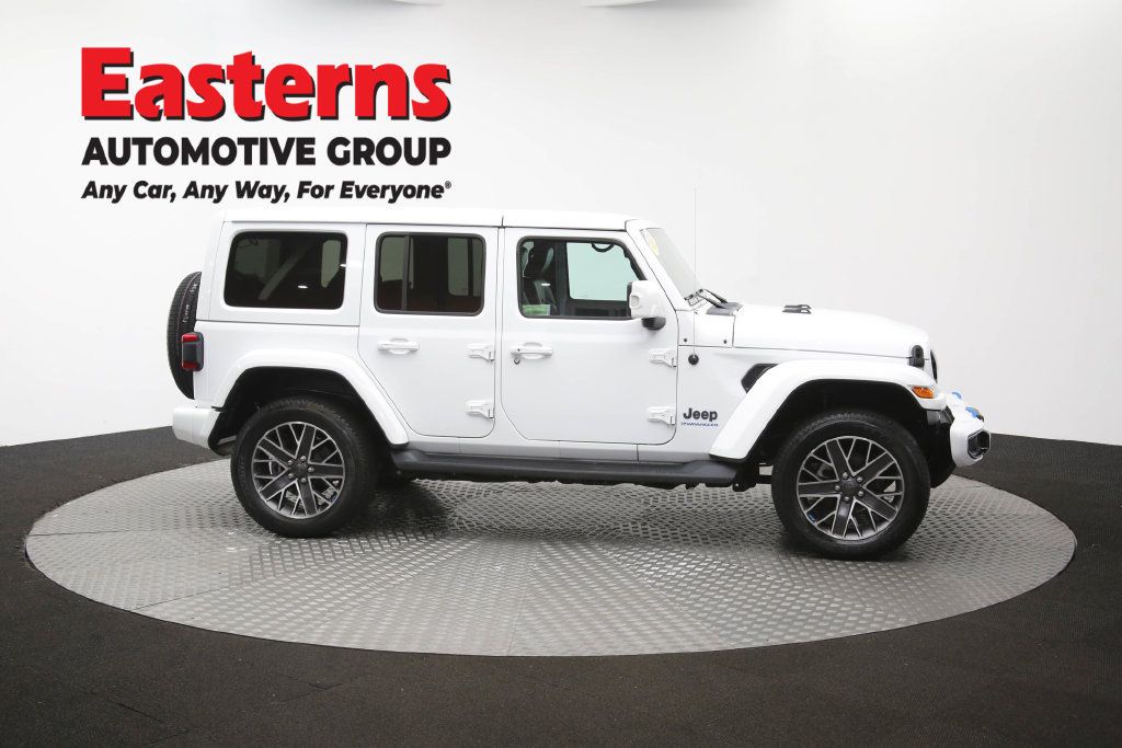 Used 2023 Jeep Wrangler Unlimited Sahara AWD/4WD image 49