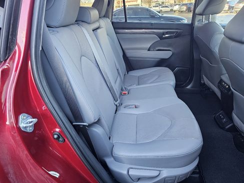 Used 2020 Toyota Highlander Limited image 47