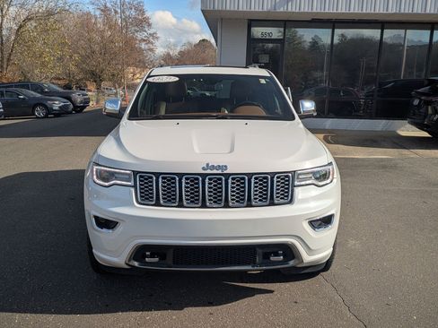 Used 2020 Jeep Grand Cherokee Overland image 2