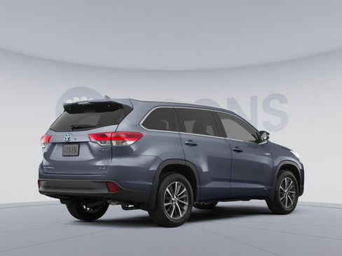 Used 2018 Toyota Highlander XLE AWD/4WD image 4