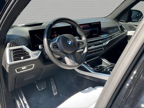 Used 2023 BMW X7 xDrive40i w/ M Sport Package AWD/4WD image 15