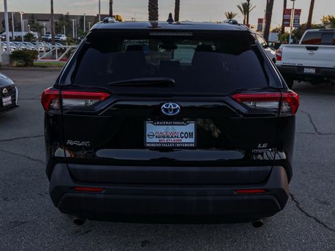 Used 2023 Toyota RAV4 LE image 5