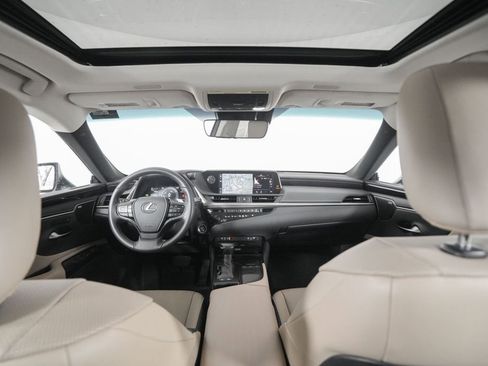 Used 2020 Lexus ES 300h w/ Premium Package image 15