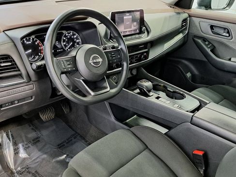 Used 2023 Nissan Rogue S image 8