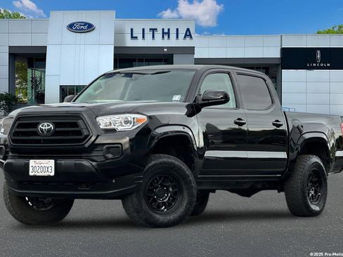 Used 2022 Toyota Tacoma SR image 1