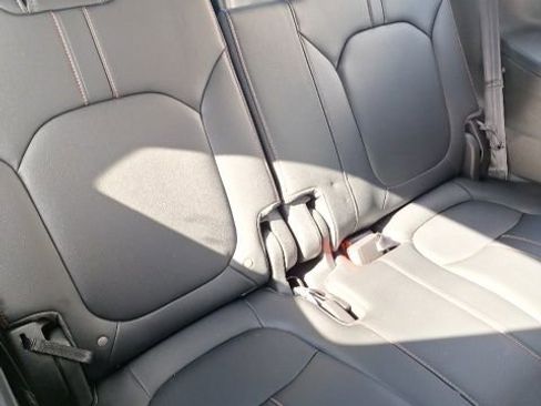 Used 2023 Honda Pilot TrailSport image 29