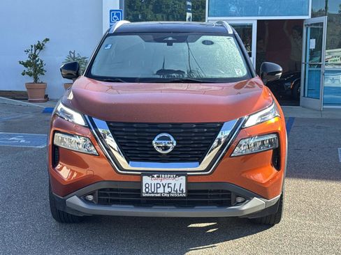 Used 2021 Nissan Rogue SL w/ Premium Package image 2