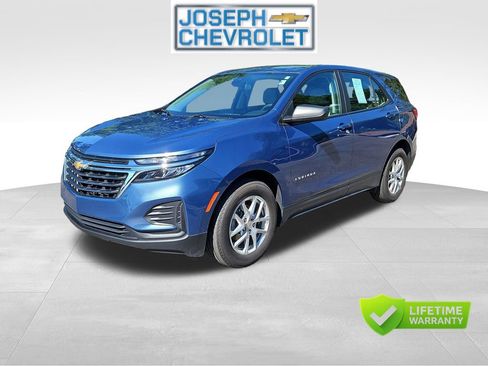 Used 2024 Chevrolet Equinox LS w/ Driver Confidence II Package FWD image 2