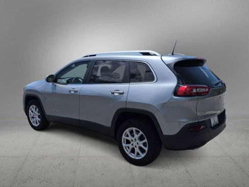 Used 2016 Jeep Cherokee Latitude w/ Cold Weather Group AWD/4WD image 6