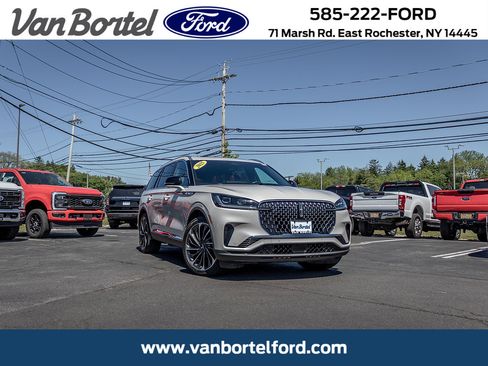 Used 2025 Lincoln Aviator Reserve w/ Equipment Group 201A AWD/4WD image 1