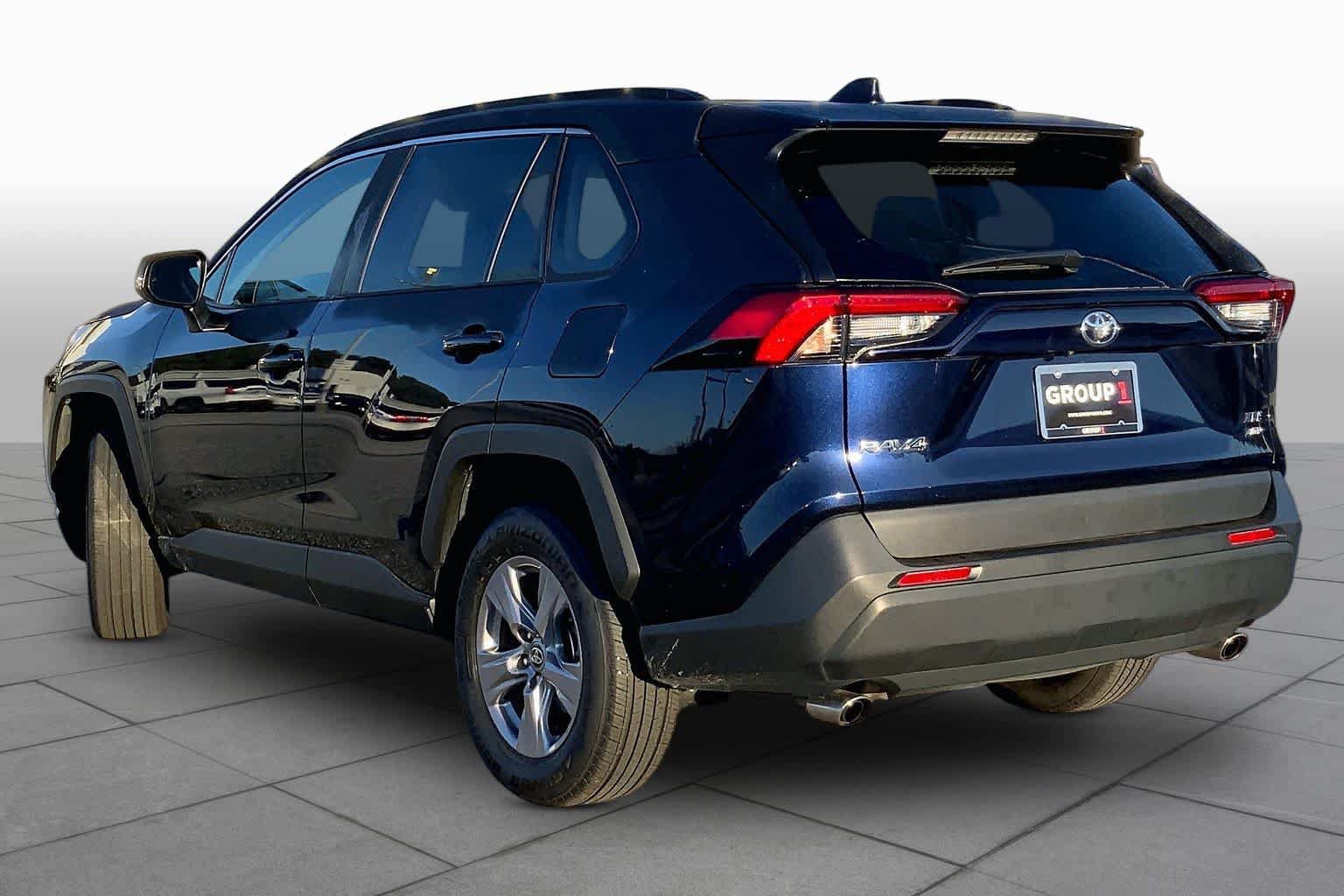 Used 2025 Toyota RAV4 XLE AWD/4WD image 11