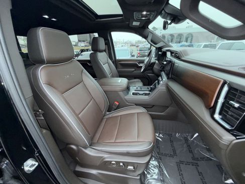 Used 2024 GMC Sierra 2500 Denali w/ Denali Reserve Package image 28