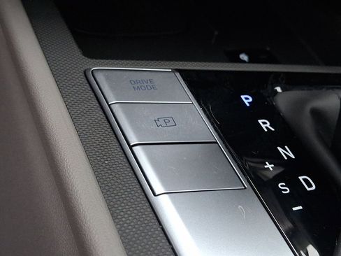 Certified 2025 Hyundai Elantra Sport image 26