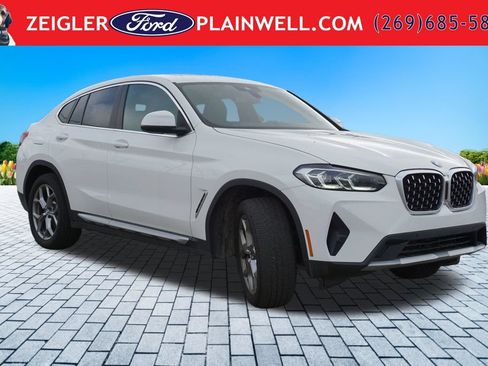 Used 2025 BMW X4 xDrive30i w/ Premium Essential Package AWD/4WD image 7