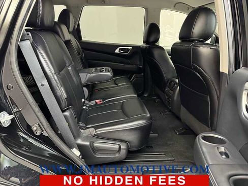 Used 2019 Nissan Pathfinder SL image 19