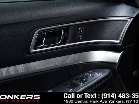 Used 2016 Ford Explorer XLT w/ Equipment Group 202A AWD/4WD image 33