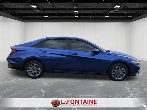 Used 2024 Hyundai Elantra SEL image 6