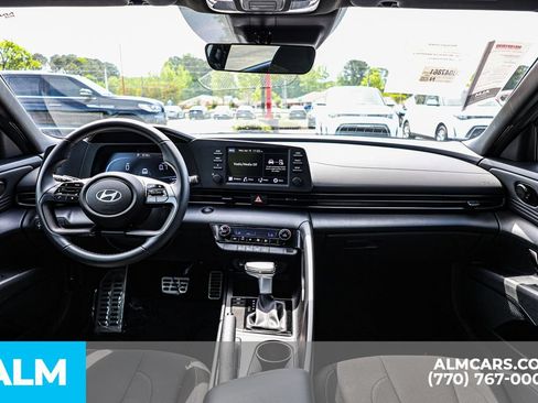 Used 2025 Hyundai Elantra Sport FWD image 28