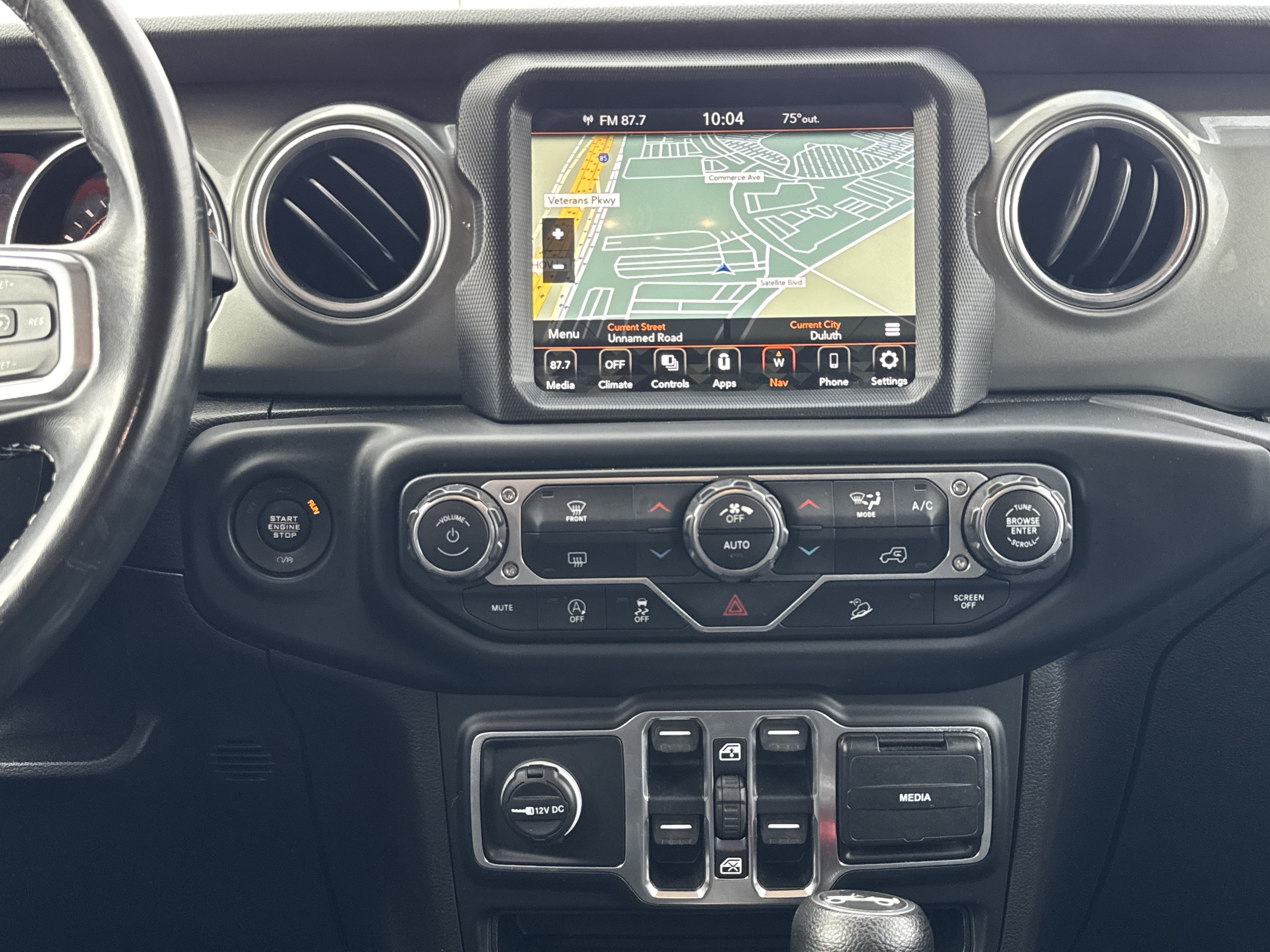 Used 2020 Jeep Wrangler Unlimited Sahara w/ Uconnect 4C Nav & Sound Group AWD/4WD image 27